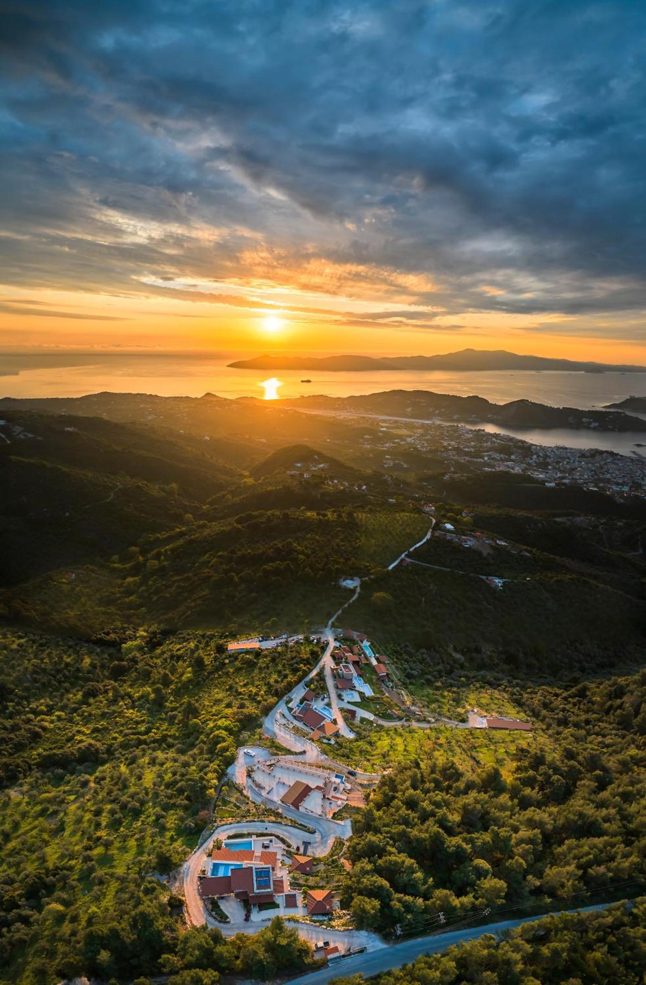 Sky Sea Resort Skiathos Bagian luar foto